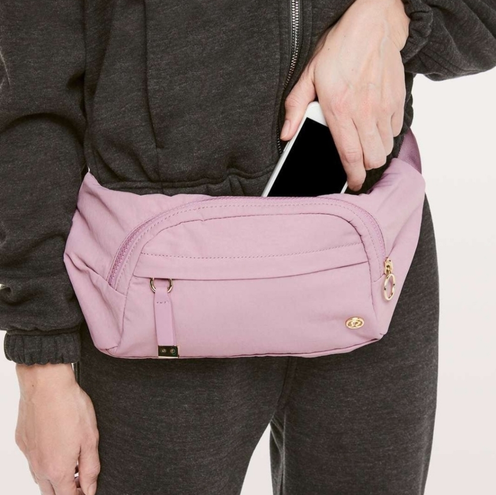 Lululemon On The Beat Belt Bag - 4.5L Antoinette